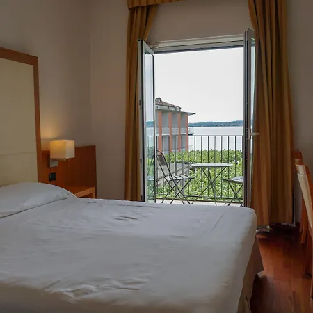 Mavino Hotel