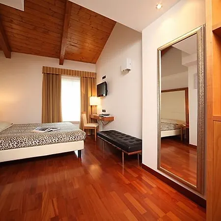 Mavino 3* Sirmione