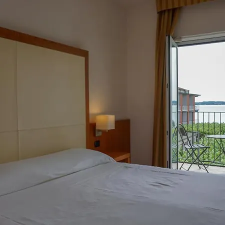 Mavino Sirmione