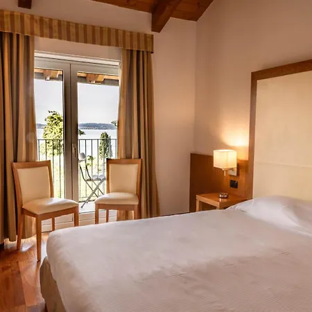 Hotell Mavino 3*
