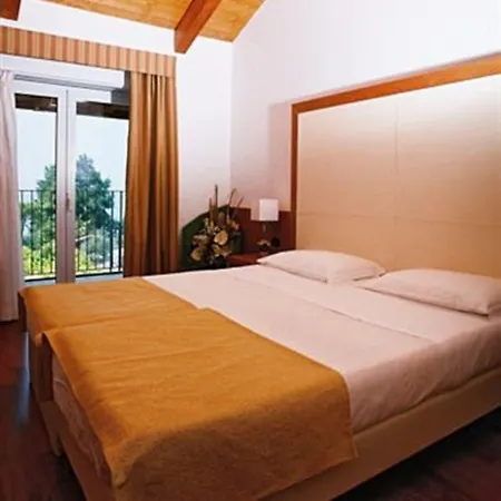 Mavino Szálloda Sirmione