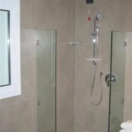 Mavino Szálloda Sirmione