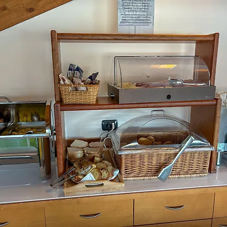 Mavino Szálloda Sirmione