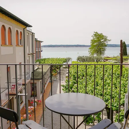 Mavino Szálloda Sirmione