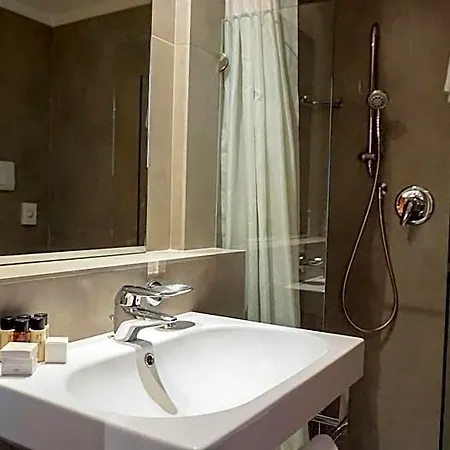 Mavino Otel Sirmione