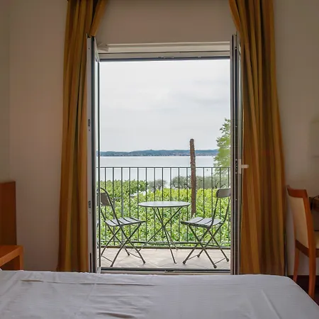 Mavino Hotel